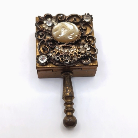 Vintage Handled Gold Tone Snuff / Pill Box with Rhinestones & Faux Pearl on Lid - Picture 3 of 12